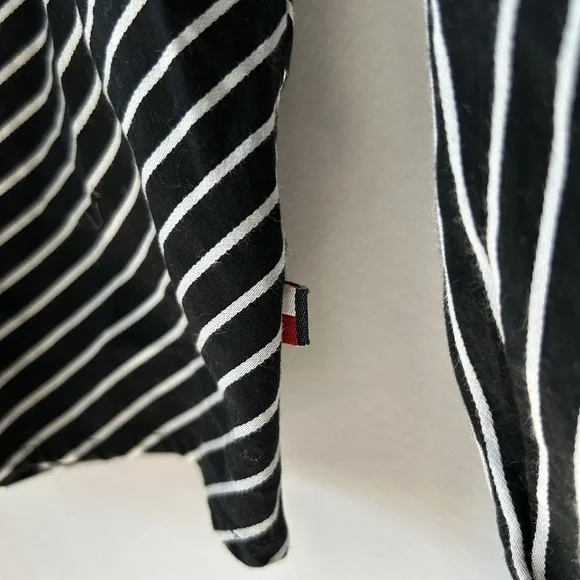 Tommy Hilfiger Women's Button Down Black & White Striped Ruffle Blouse Size 8 - Picture 8 of 11